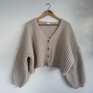 Oak + Fort Chunky Cropped Button Cardigan in Beige OS